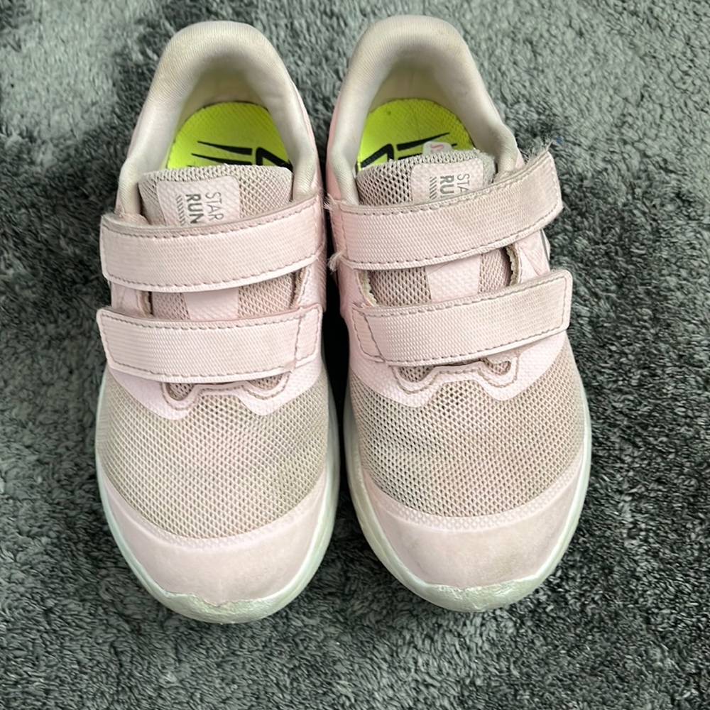 Toddler girls Nike Star Runner sneakers